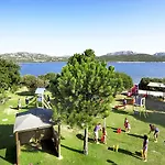 Colonna Du Golf مارينا دي بورتيسكو